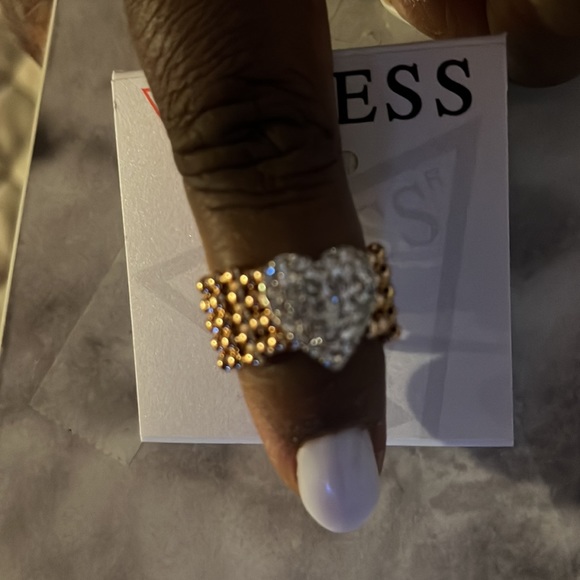 Guess ring - Picture 2 of 4